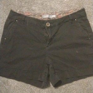 One 5 One shorts, caki material. Used.